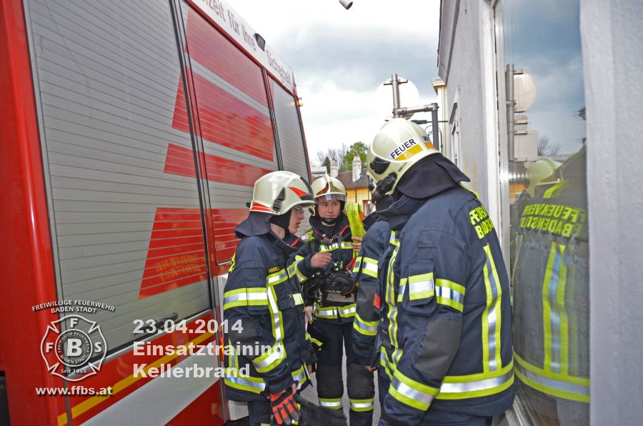 2014_04_23-einsatztraining-kellerbrand_002