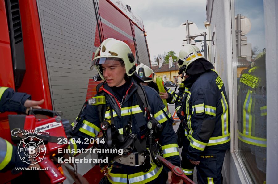2014_04_23-einsatztraining-kellerbrand_003