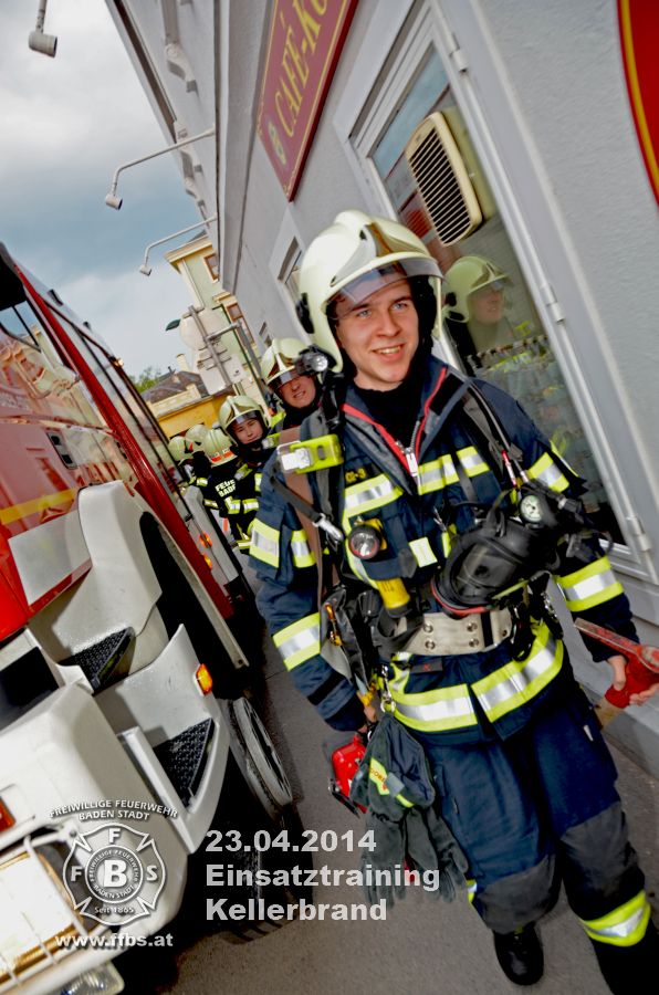 2014_04_23-einsatztraining-kellerbrand_004
