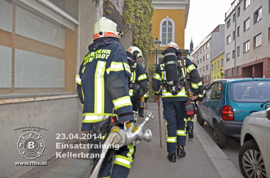 2014_04_23-einsatztraining-kellerbrand_005