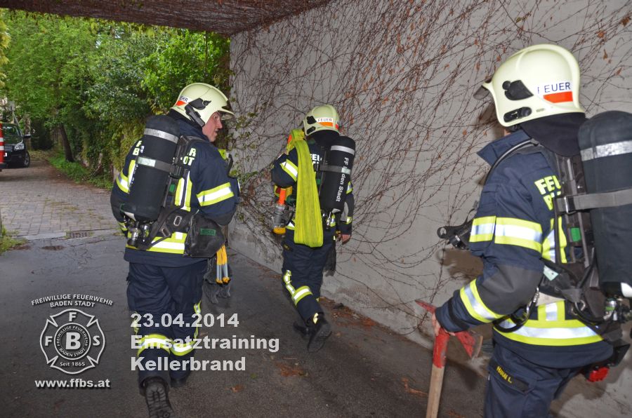 2014_04_23-einsatztraining-kellerbrand_006