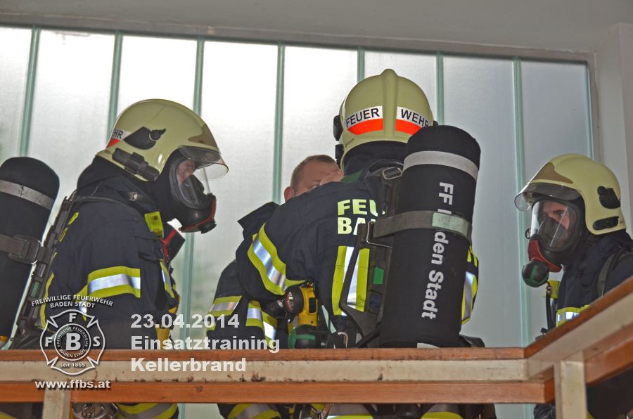 2014_04_23-einsatztraining-kellerbrand_008