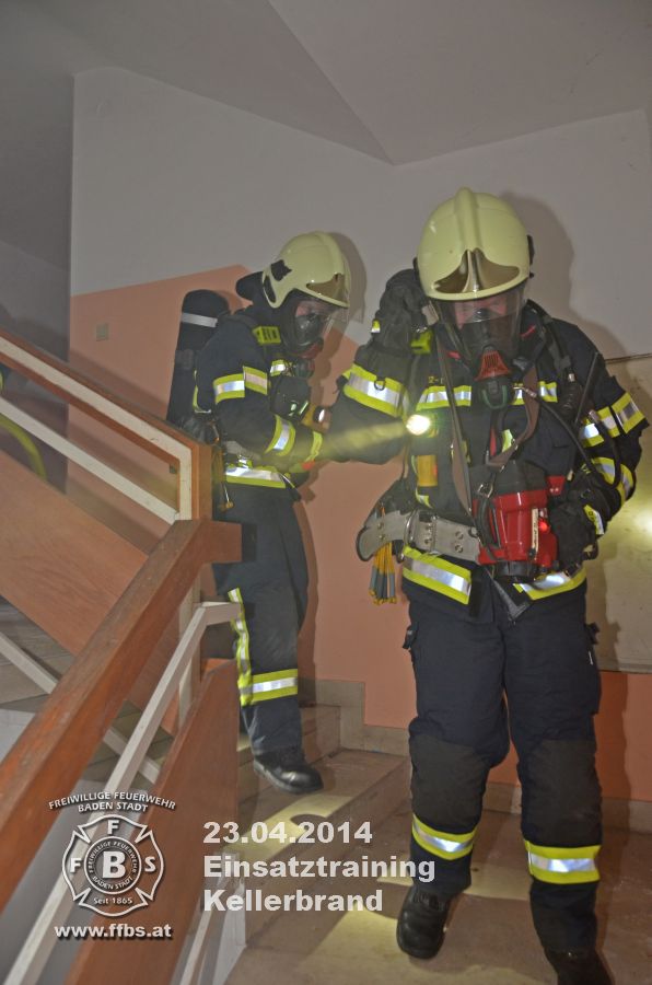 2014_04_23-einsatztraining-kellerbrand_011