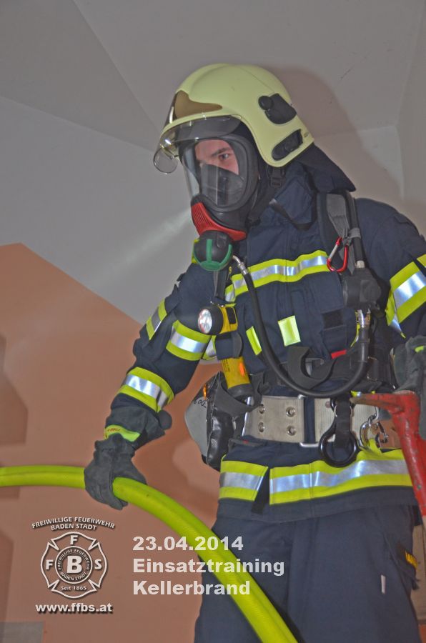 2014_04_23-einsatztraining-kellerbrand_015