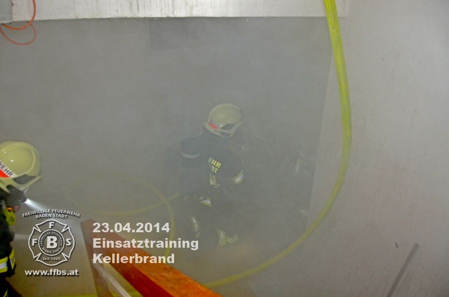 2014_04_23-einsatztraining-kellerbrand_016