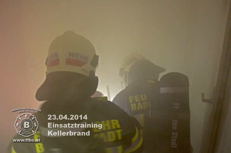 2014_04_23-einsatztraining-kellerbrand_018