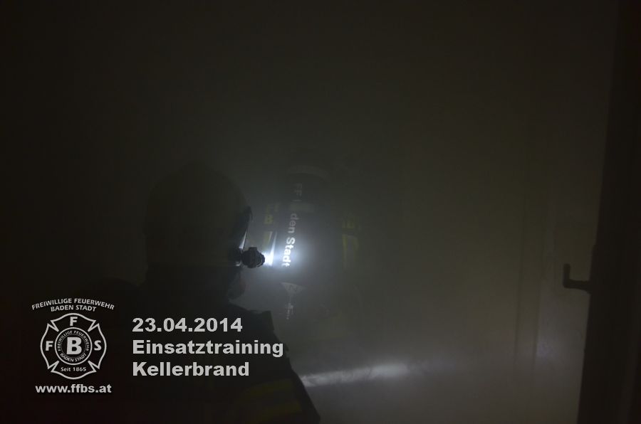 2014_04_23-einsatztraining-kellerbrand_019