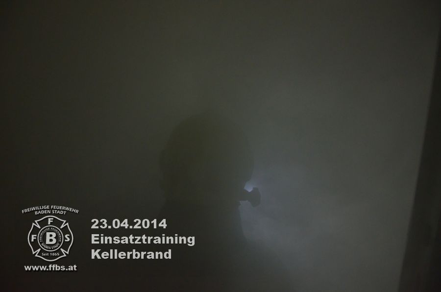 2014_04_23-einsatztraining-kellerbrand_021
