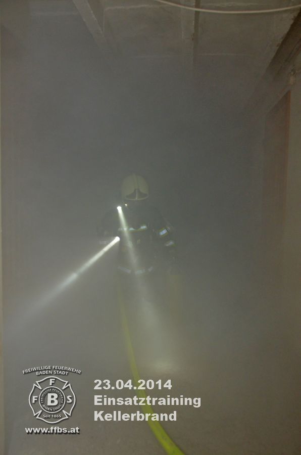 2014_04_23-einsatztraining-kellerbrand_024