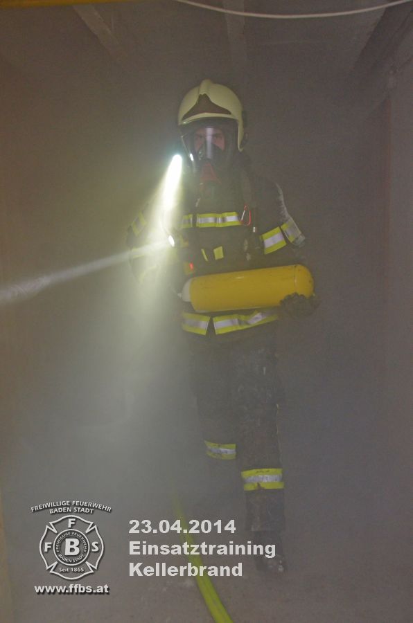 2014_04_23-einsatztraining-kellerbrand_026