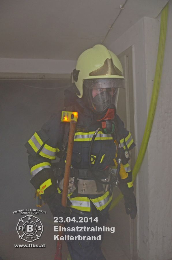 2014_04_23-einsatztraining-kellerbrand_029