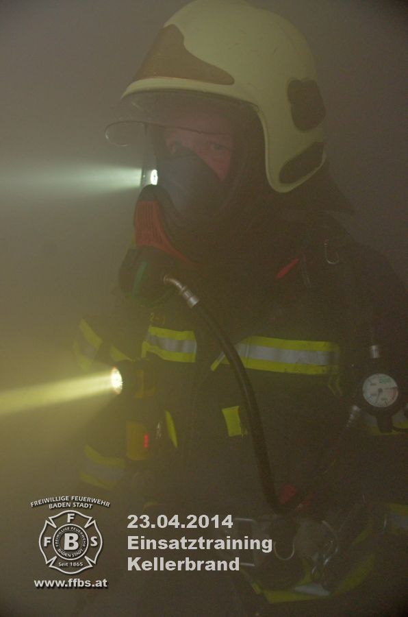 2014_04_23-einsatztraining-kellerbrand_033