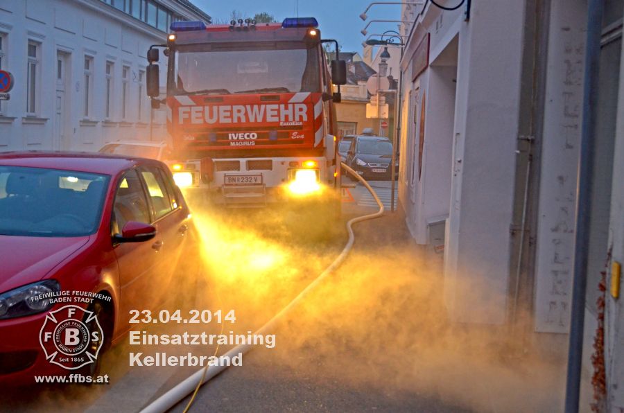 2014_04_23-einsatztraining-kellerbrand_036