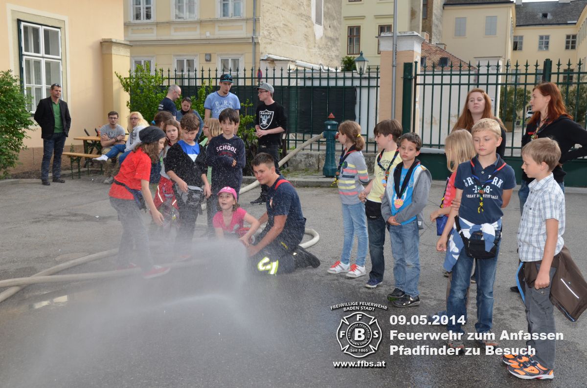 09.05.2014 - Feuerwehr zum Anfassen - Die Pfadinder zu Besuch