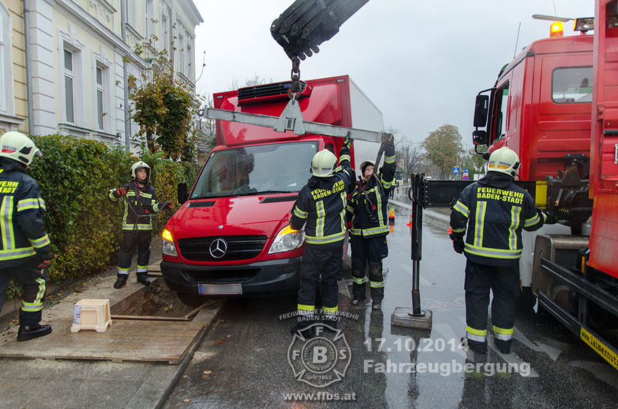 20141017 TE Fzg. Bergung Baden © www.ffbs.at