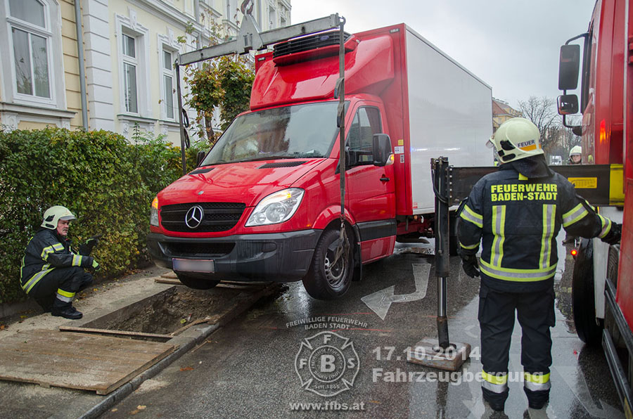 20141017 TE Fzg. Bergung Baden  © www.ffbs.at