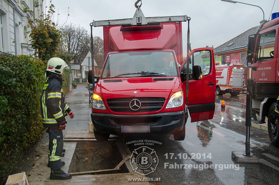 20141017 TE Fzg. Bergung Baden  © www.ffbs.at