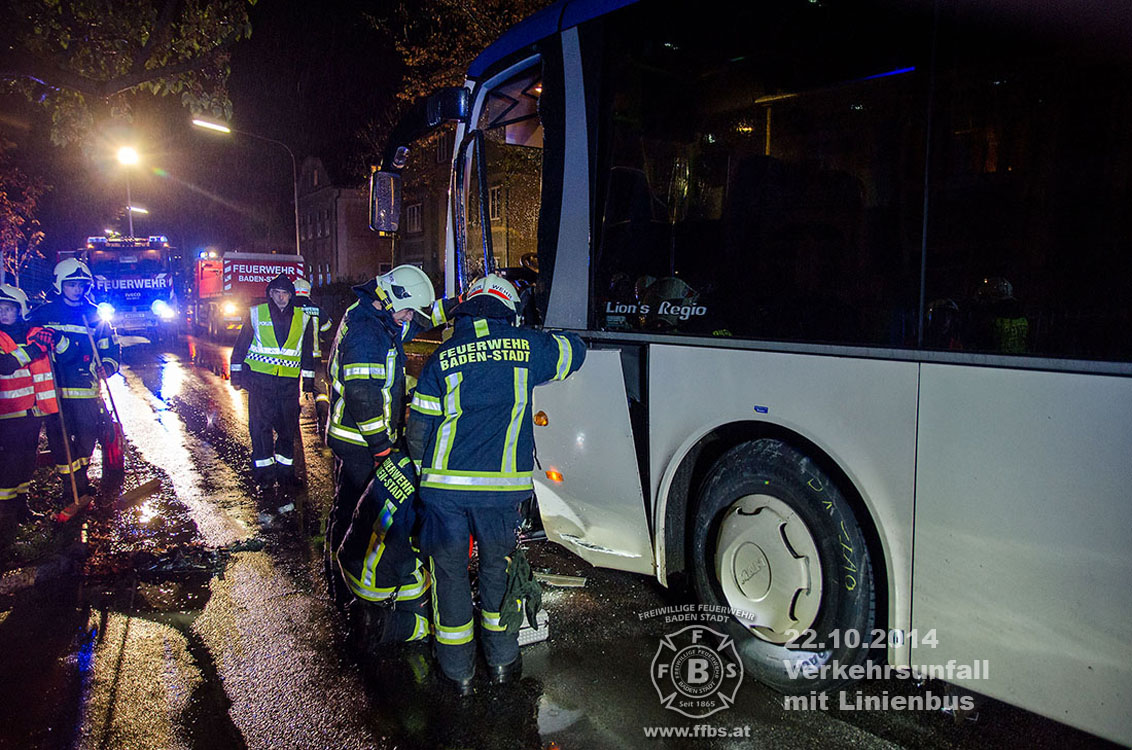 2014-10-22_verkehrsunfall_mit_linienbus_009
