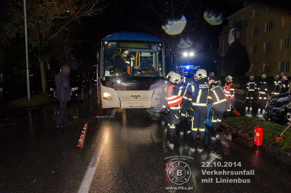 2014-10-22_verkehrsunfall_mit_linienbus_011