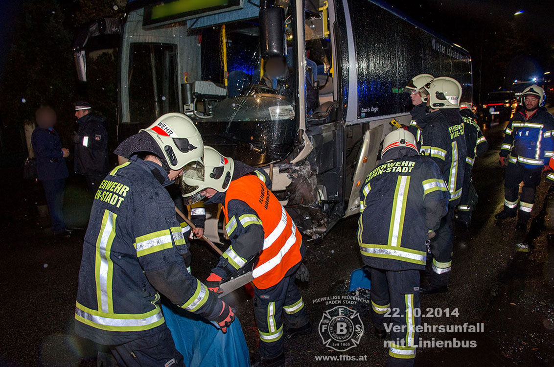 2014-10-22_verkehrsunfall_mit_linienbus_016
