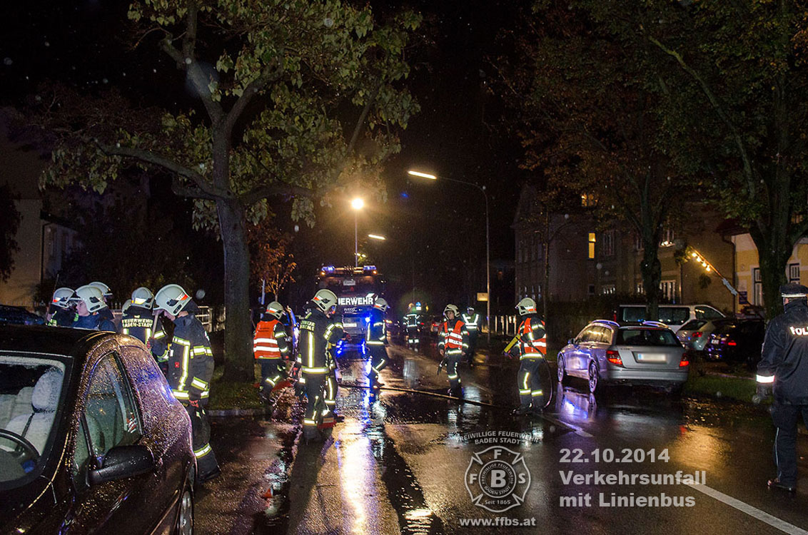 2014-10-22_verkehrsunfall_mit_linienbus_024