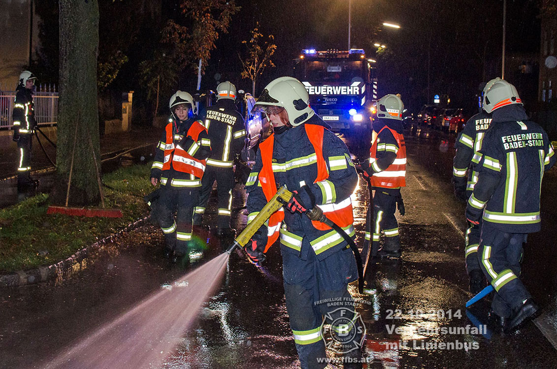 2014-10-22_verkehrsunfall_mit_linienbus_025