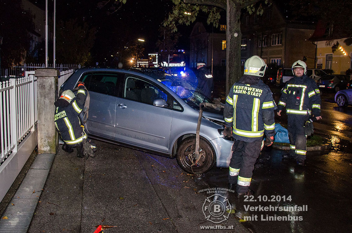 2014-10-22_verkehrsunfall_mit_linienbus_036