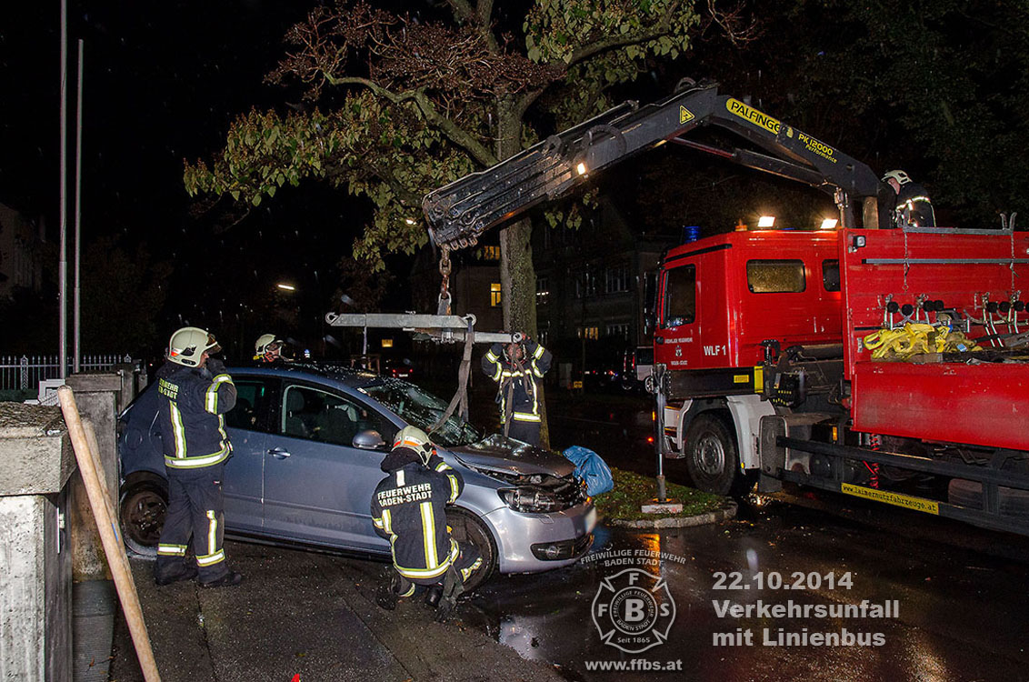 2014-10-22_verkehrsunfall_mit_linienbus_055