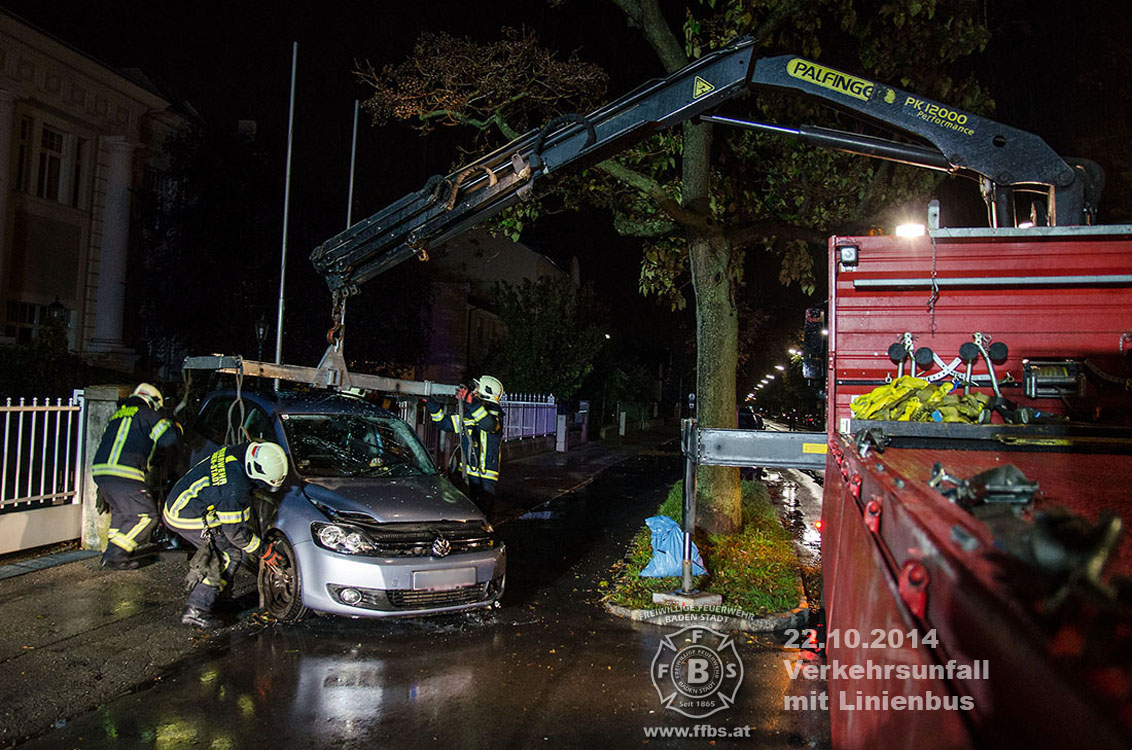 2014-10-22_verkehrsunfall_mit_linienbus_058