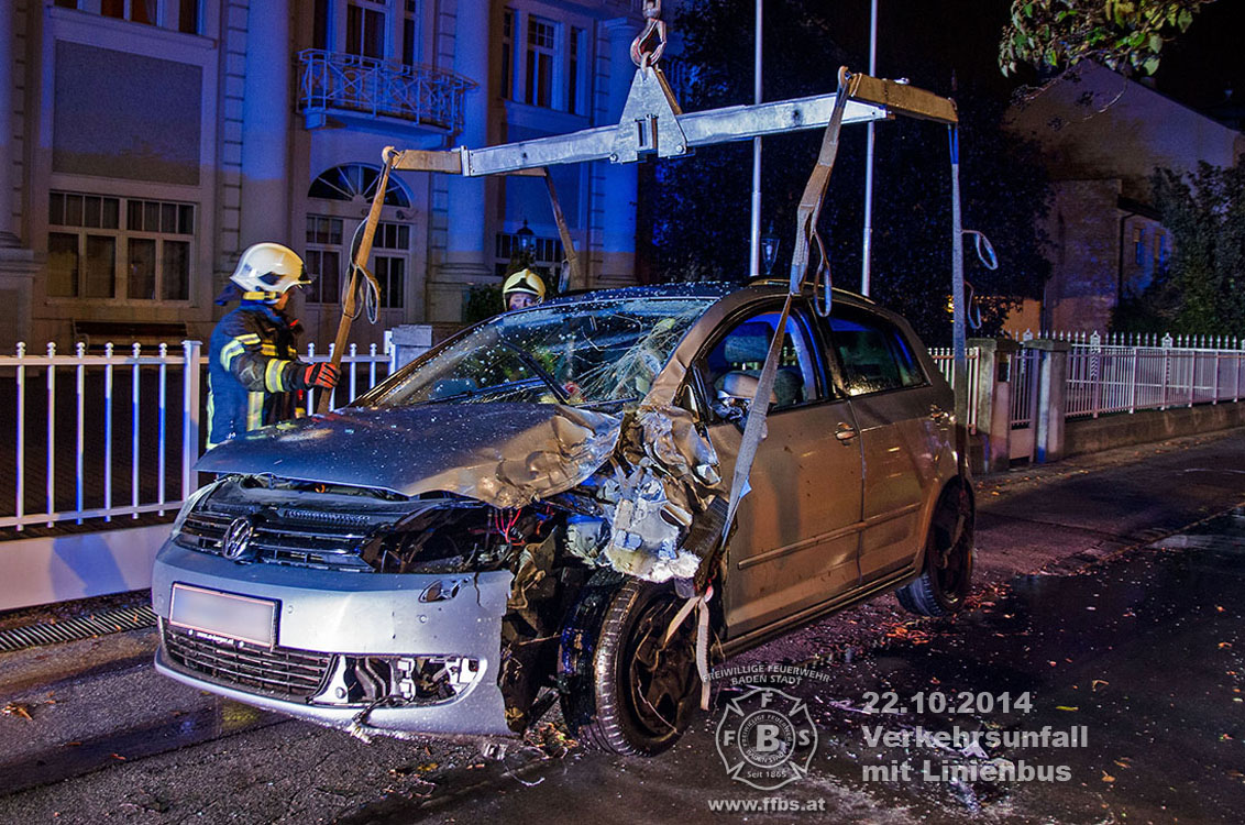 2014-10-22_verkehrsunfall_mit_linienbus_064
