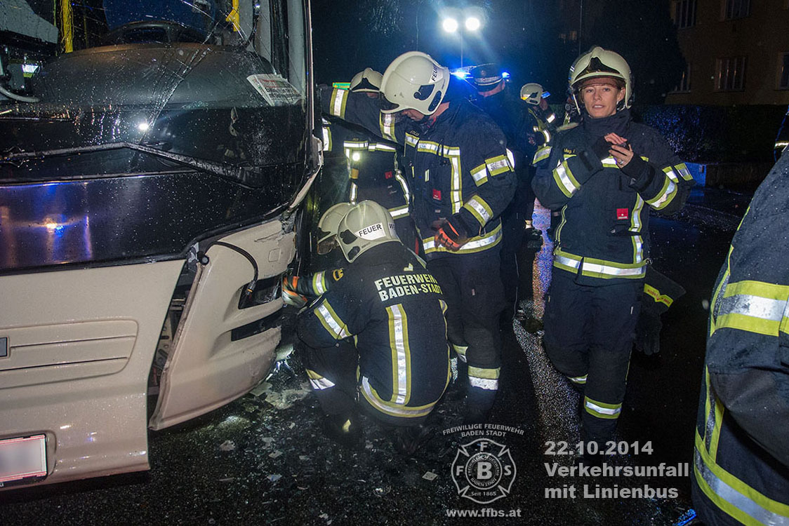 2014-10-22_verkehrsunfall_mit_linienbus_088