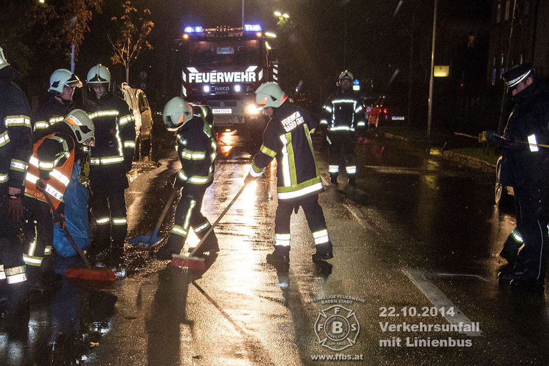 2014-10-22_verkehrsunfall_mit_linienbus_092