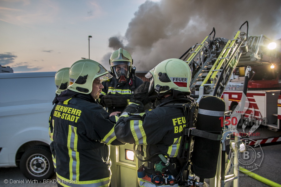 22.08.2015 - Brand Gewerbebetrieb am Haidhof