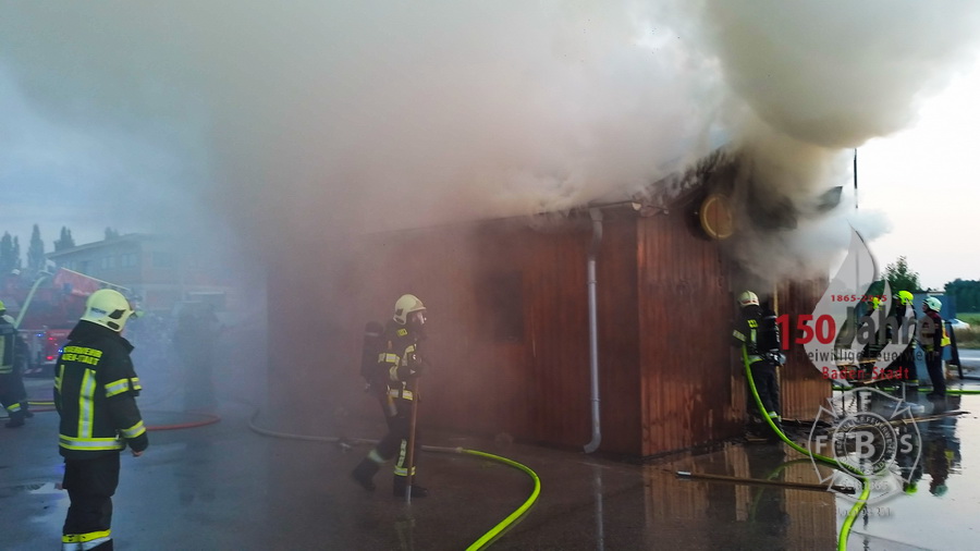 22.08.2015 - Brand Gewerbebetrieb am Haidhof