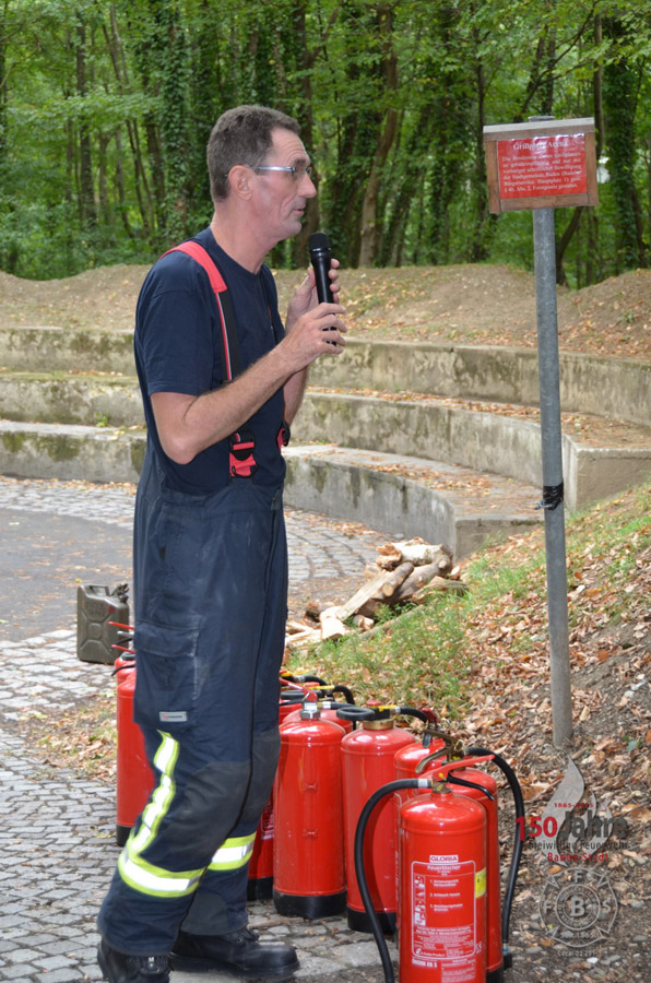 2015.09.03 - Richtiger Umgang mit tragbaren Feuerlöschern