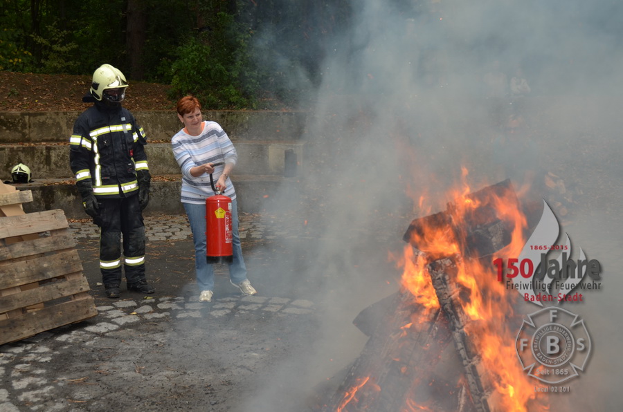 2015.09.03 - Richtiger Umgang mit tragbaren Feuerlöschern