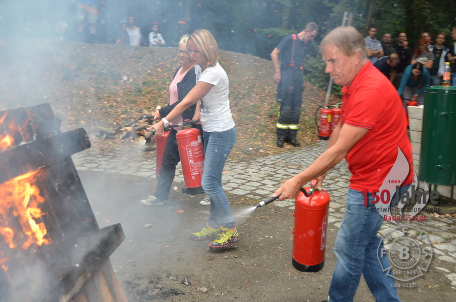 2015.09.03 - Richtiger Umgang mit tragbaren Feuerlöschern