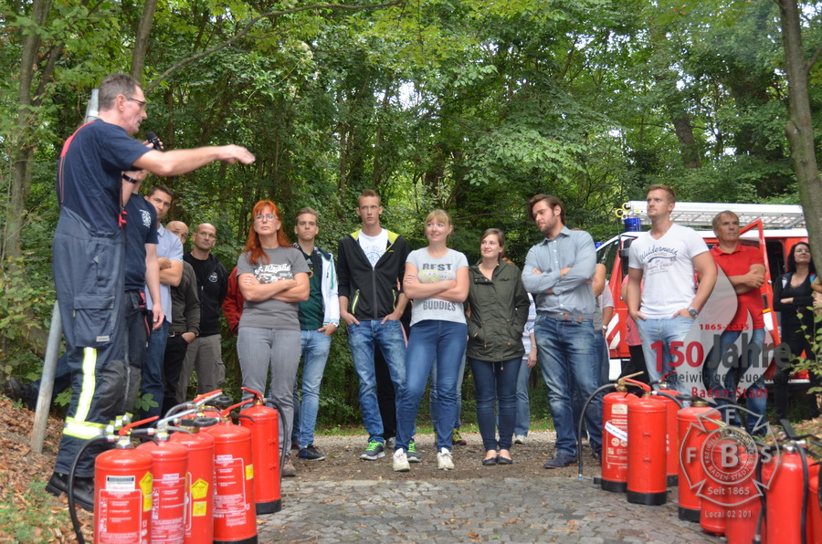 2015.09.03 - Richtiger Umgang mit tragbaren Feuerlöschern