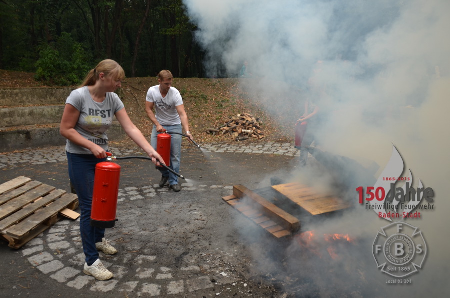 2015.09.03 - Richtiger Umgang mit tragbaren Feuerlöschern