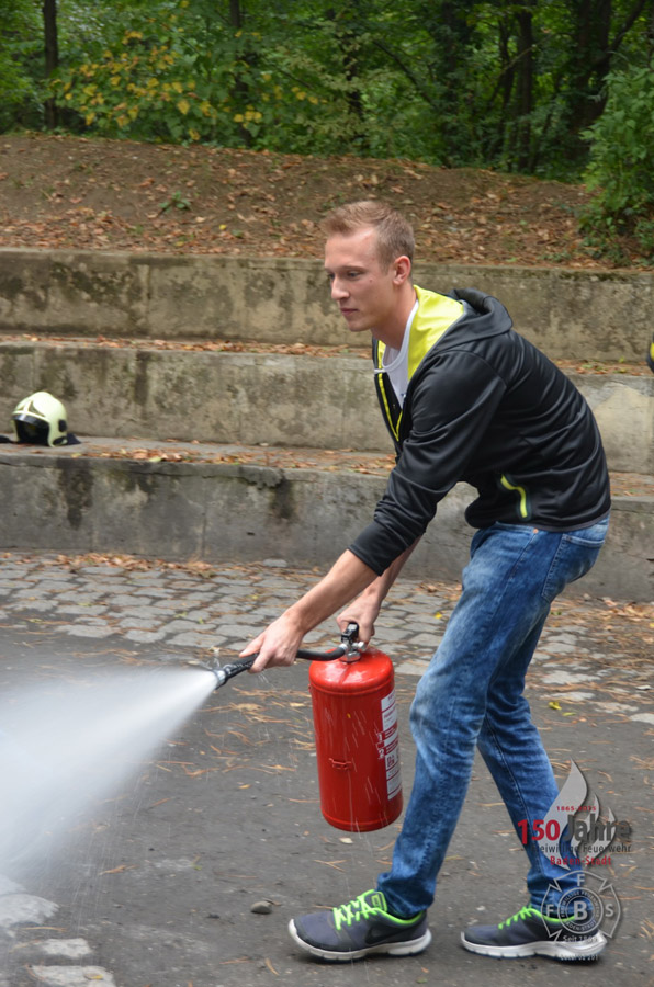 2015.09.03 - Richtiger Umgang mit tragbaren Feuerlöschern
