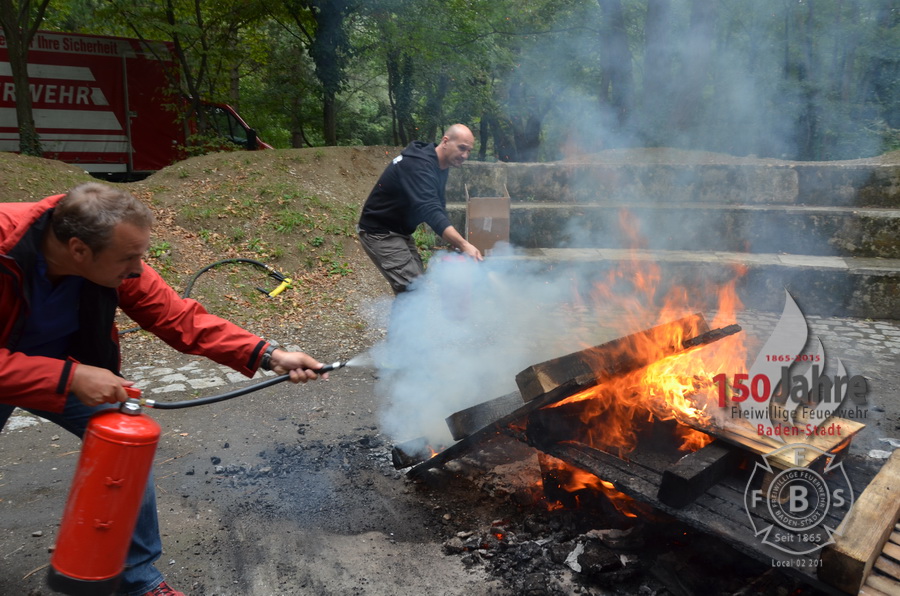 2015.09.03 - Richtiger Umgang mit tragbaren Feuerlöschern