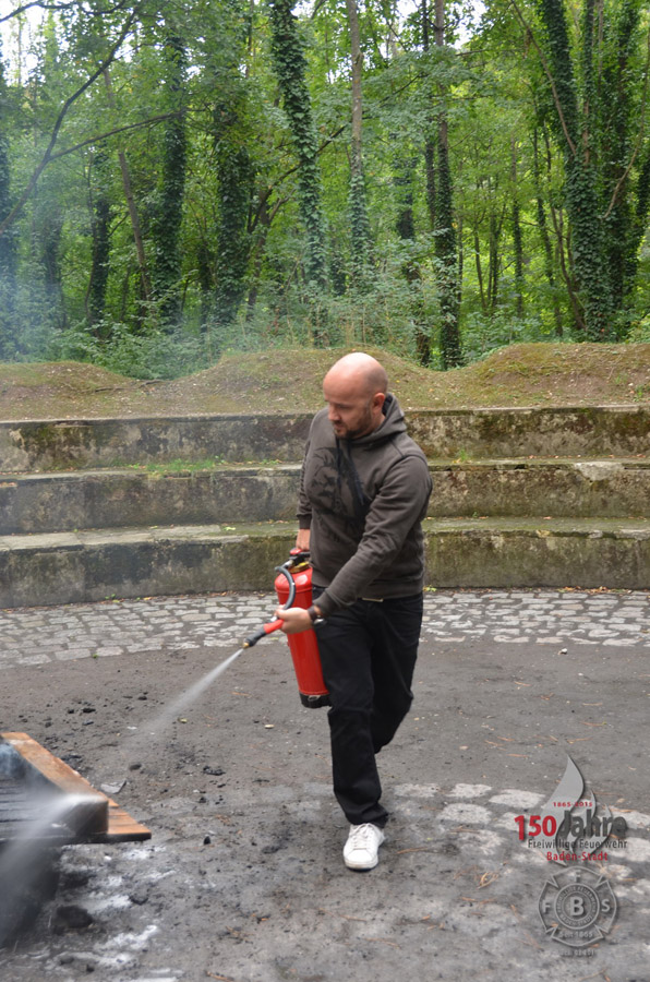 2015.09.03 - Richtiger Umgang mit tragbaren Feuerlöschern