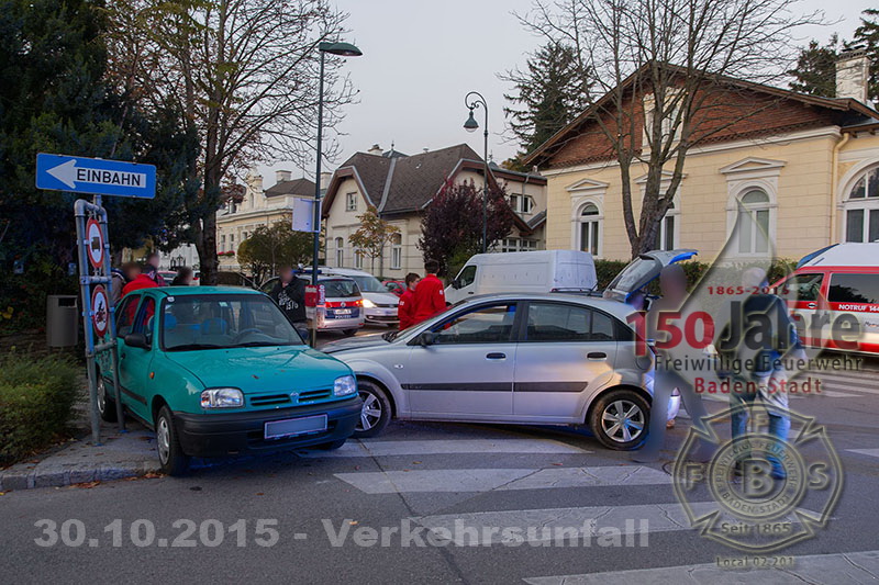 2015.10.30- Verkehrsunfall -  Erzh. Wilhelm Ring x Mühlgasse Baden - www.ffbs.at