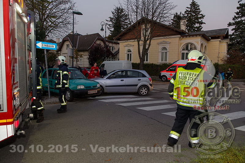 2015.10.30- Verkehrsunfall -  Erzh. Wilhelm Ring x Mühlgasse Baden - www.ffbs.at