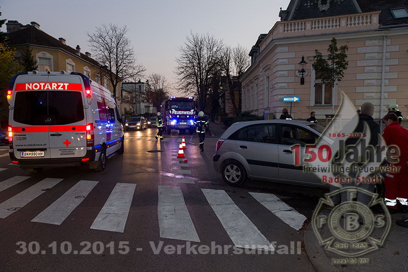 2015.10.30- Verkehrsunfall -  Erzh. Wilhelm Ring x Mühlgasse Baden - www.ffbs.at