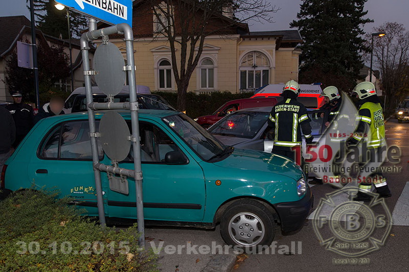 2015.10.30- Verkehrsunfall -  Erzh. Wilhelm Ring x Mühlgasse Baden - www.ffbs.at