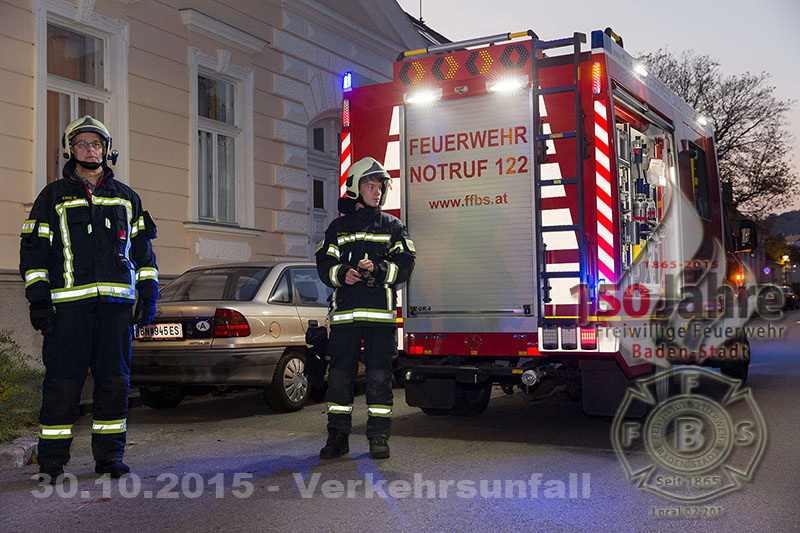 2015.10.30- Verkehrsunfall -  Erzh. Wilhelm Ring x Mühlgasse Baden - www.ffbs.at