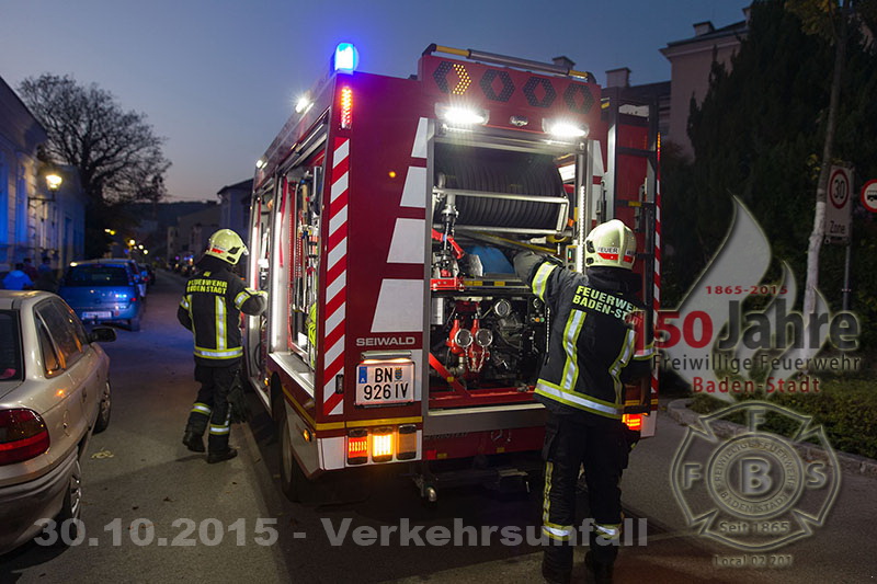 2015.10.30- Verkehrsunfall -  Erzh. Wilhelm Ring x Mühlgasse Baden - www.ffbs.at