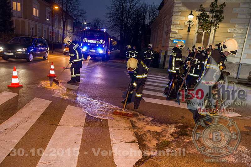 2015.10.30- Verkehrsunfall -  Erzh. Wilhelm Ring x Mühlgasse Baden - www.ffbs.at