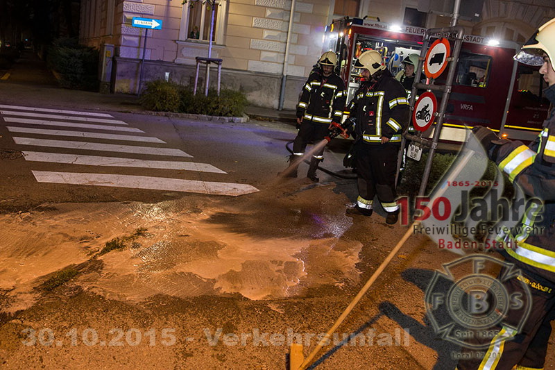 2015.10.30- Verkehrsunfall -  Erzh. Wilhelm Ring x Mühlgasse Baden - www.ffbs.at